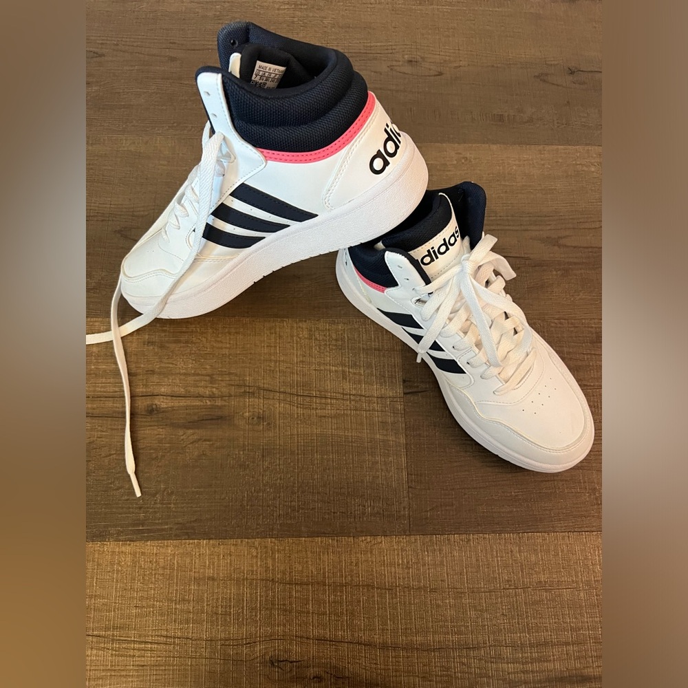 Ladies Adidas size 7 white sneakers